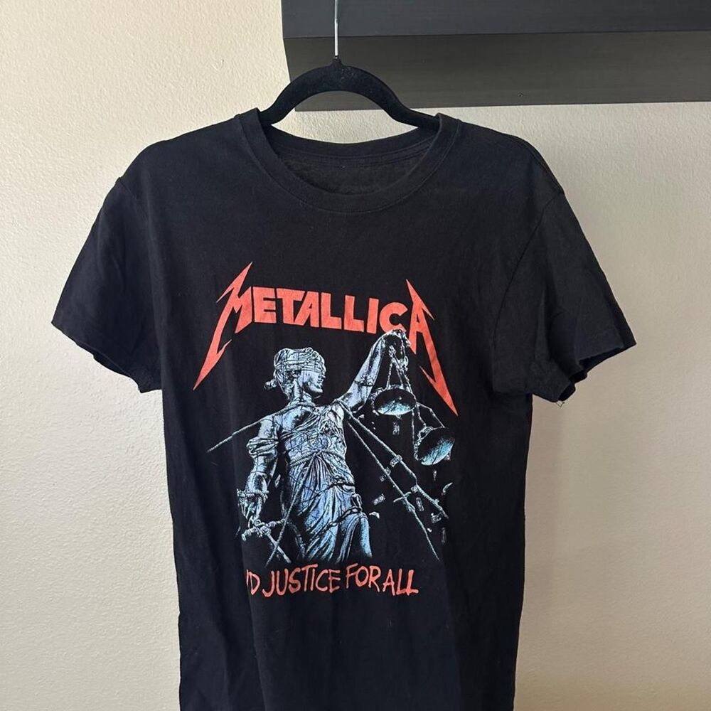 Metallica Men's Black T-shirt